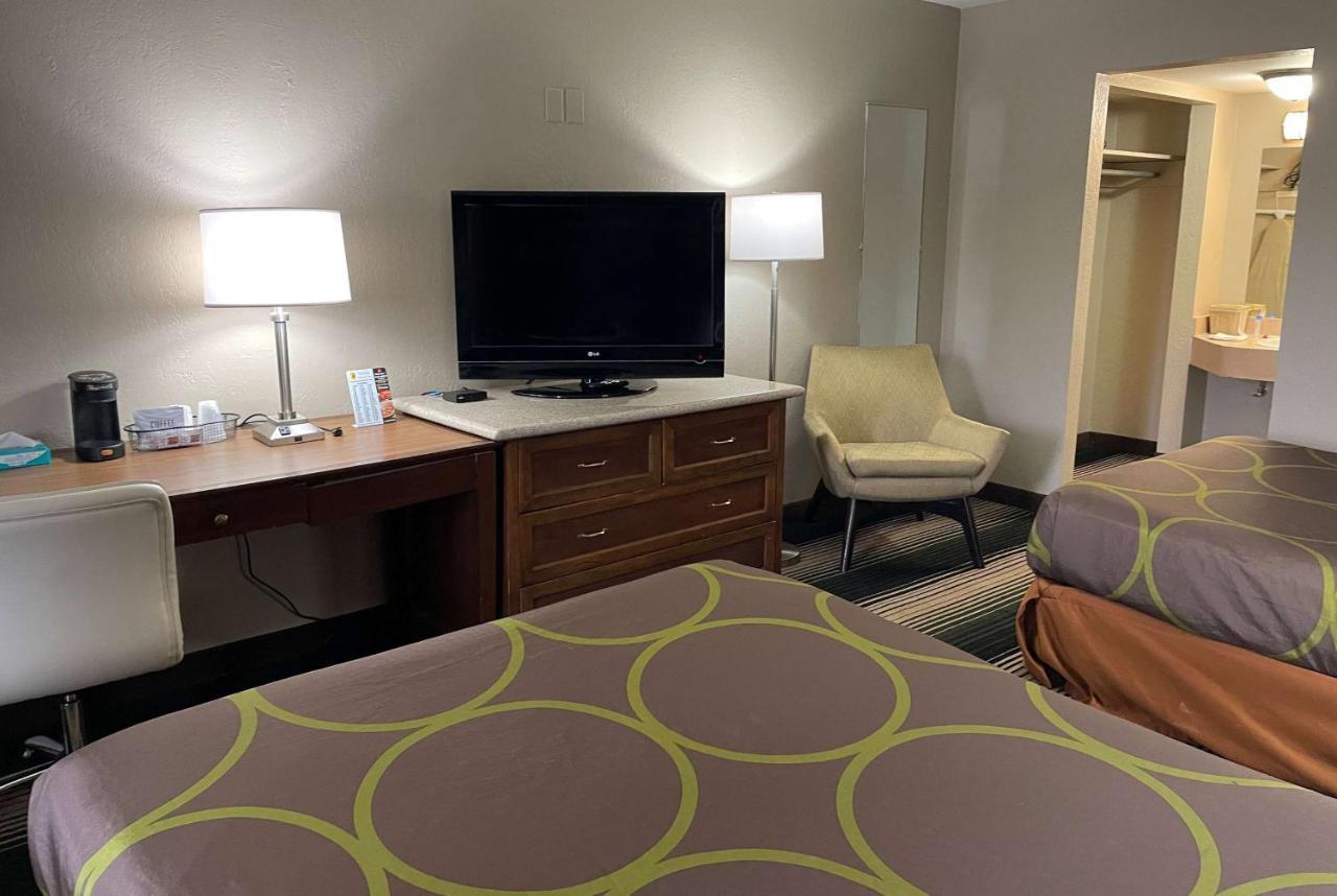 Deluxe Inn & Suites Junction City Extérieur photo