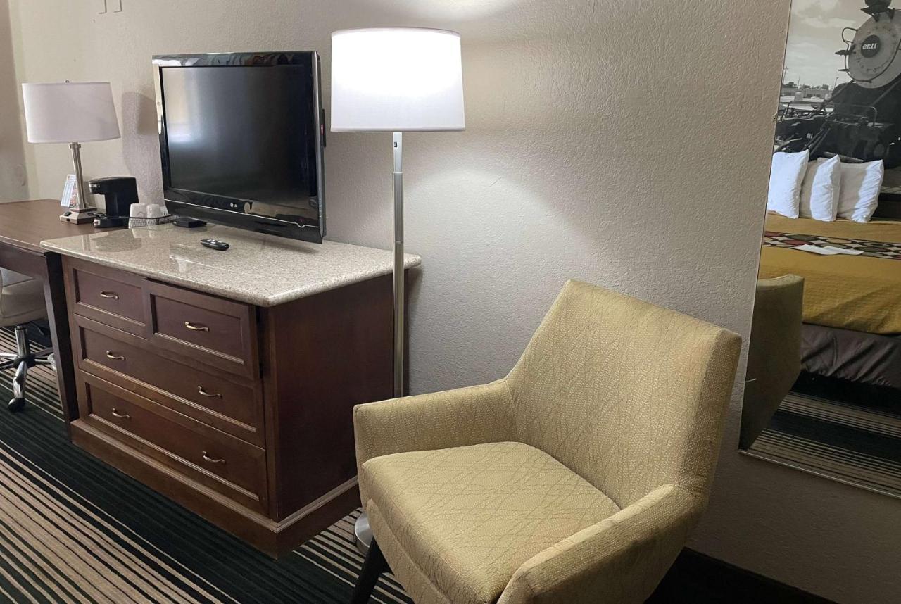 Deluxe Inn & Suites Junction City Extérieur photo