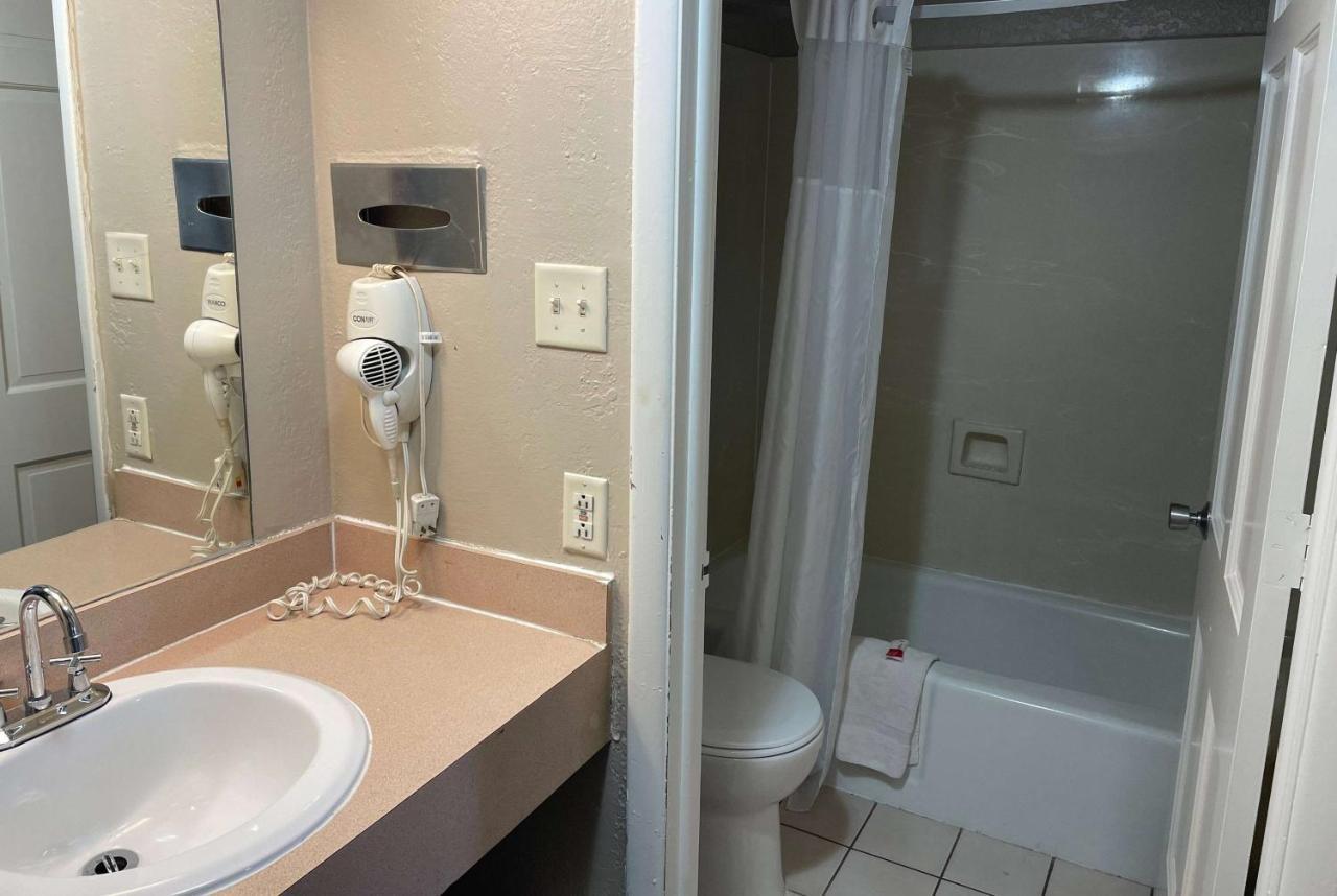 Deluxe Inn & Suites Junction City Extérieur photo