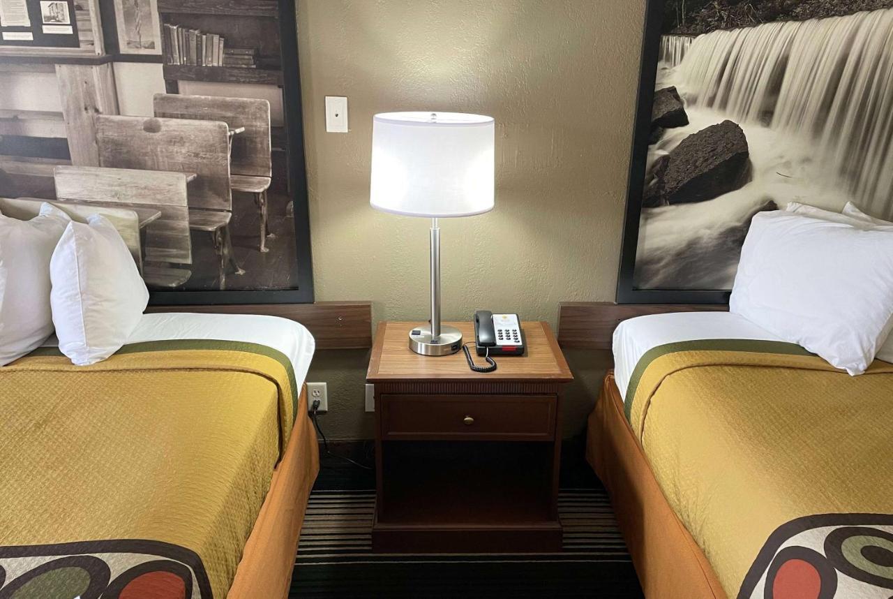 Deluxe Inn & Suites Junction City Extérieur photo