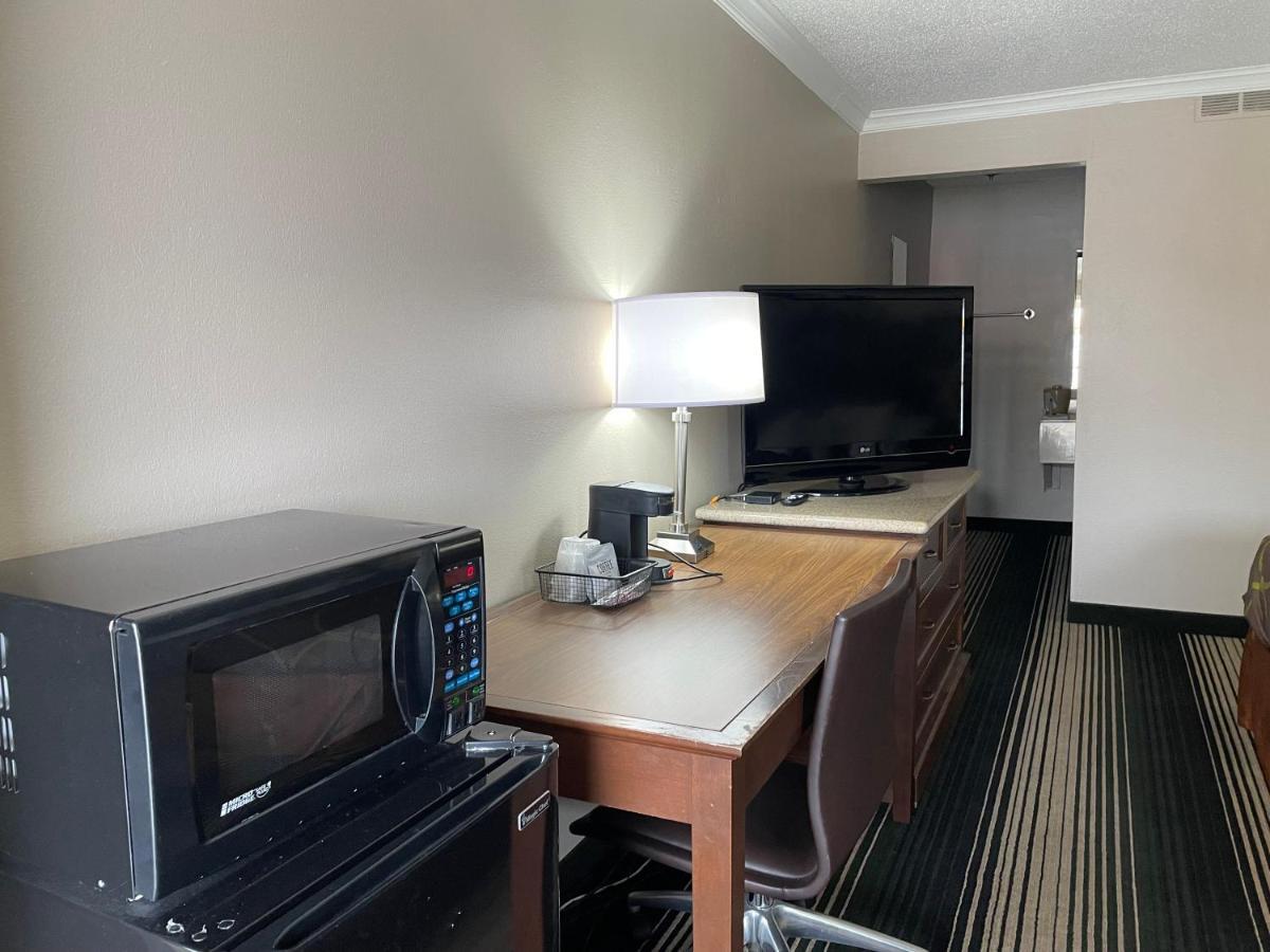 Deluxe Inn & Suites Junction City Extérieur photo