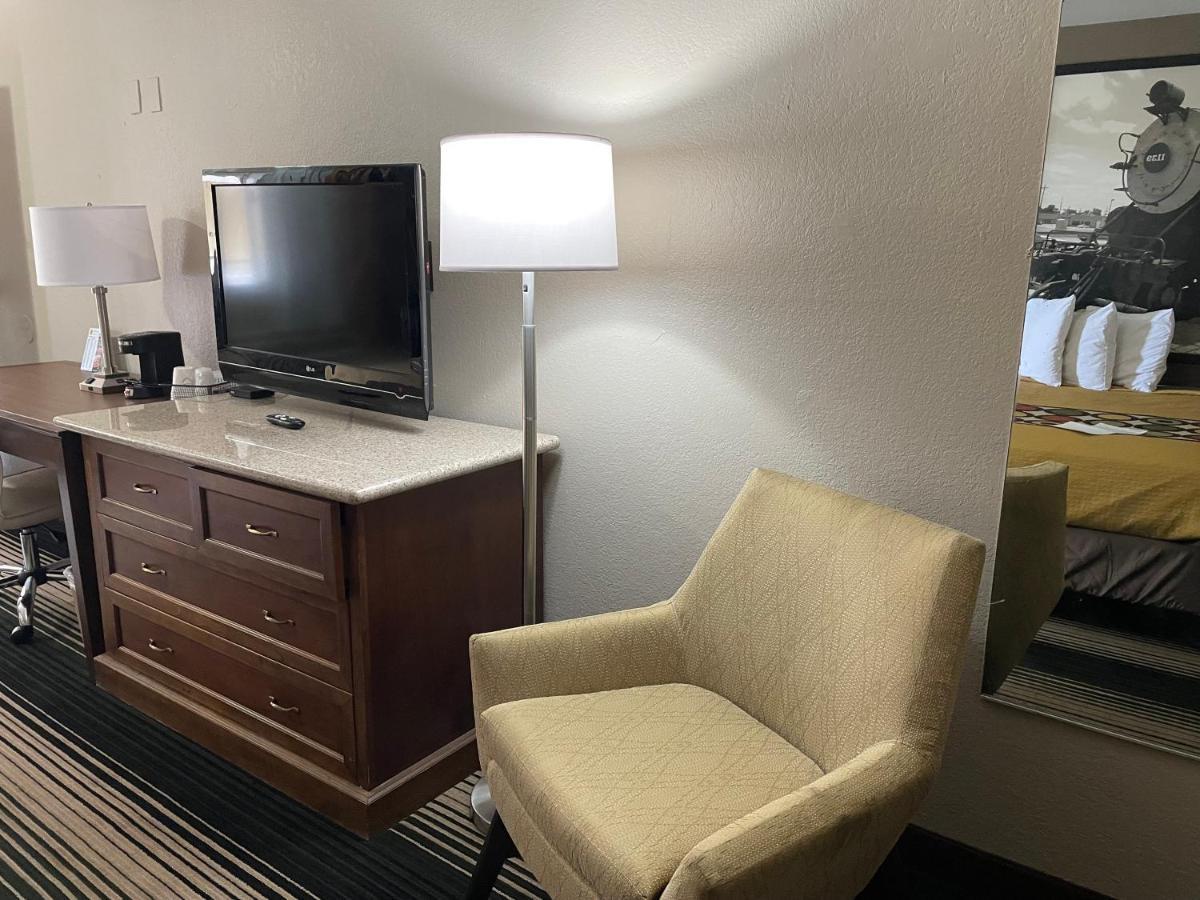 Deluxe Inn & Suites Junction City Extérieur photo