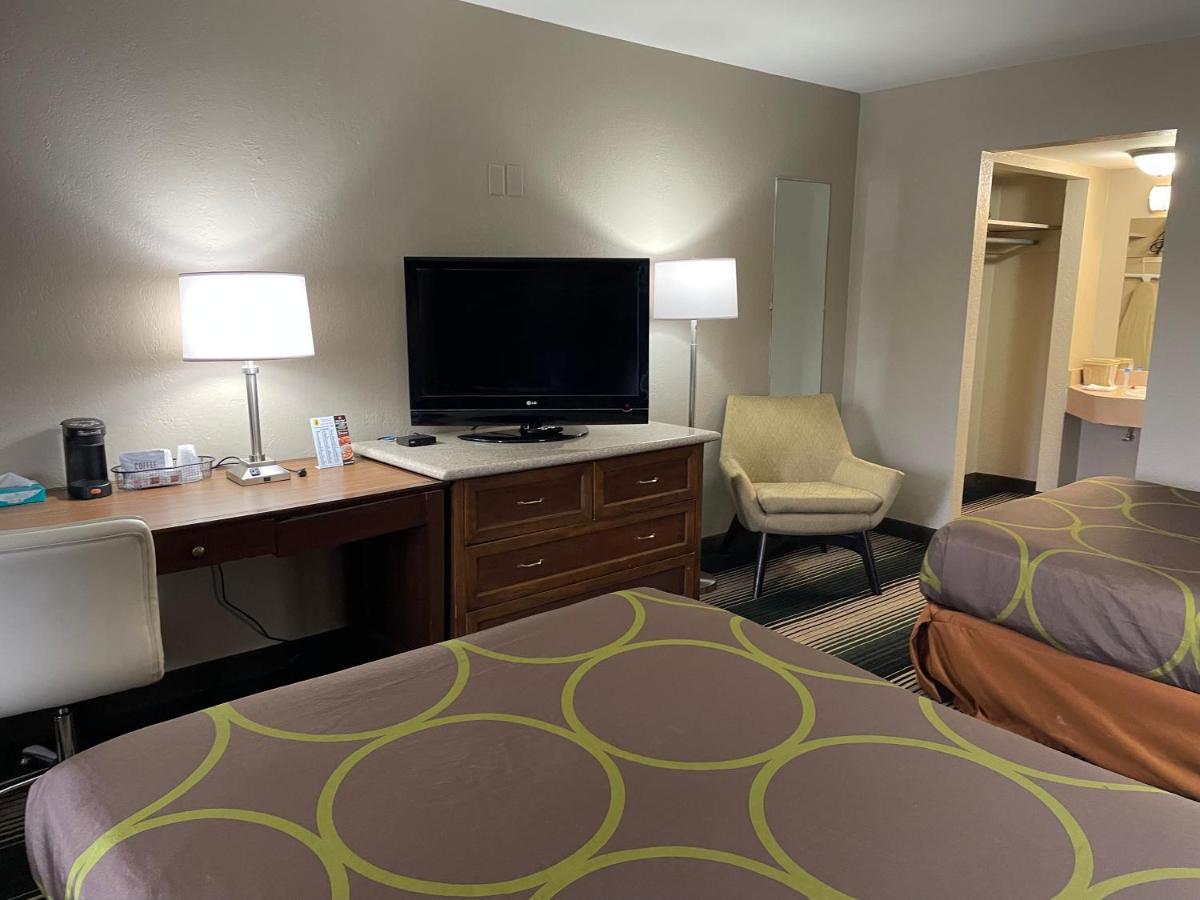 Deluxe Inn & Suites Junction City Extérieur photo