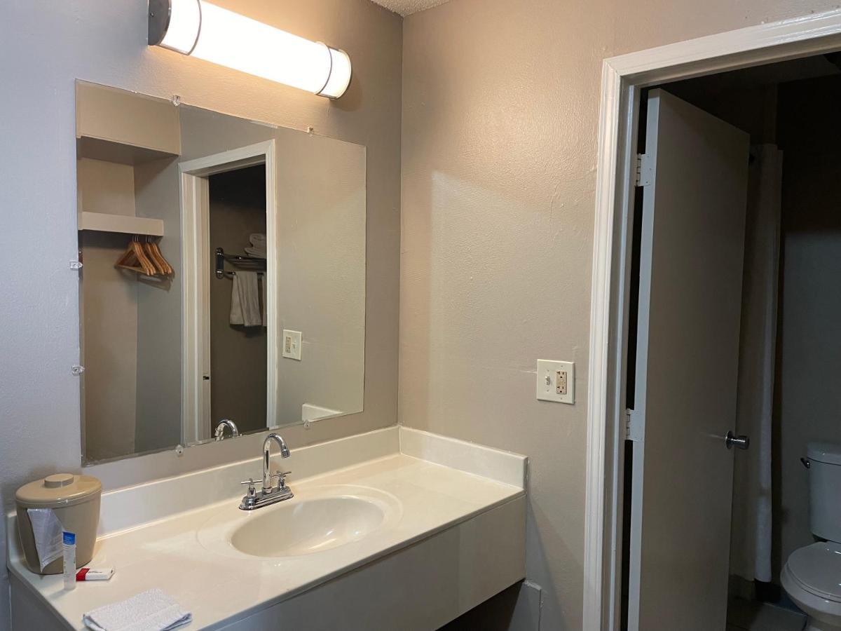 Deluxe Inn & Suites Junction City Extérieur photo