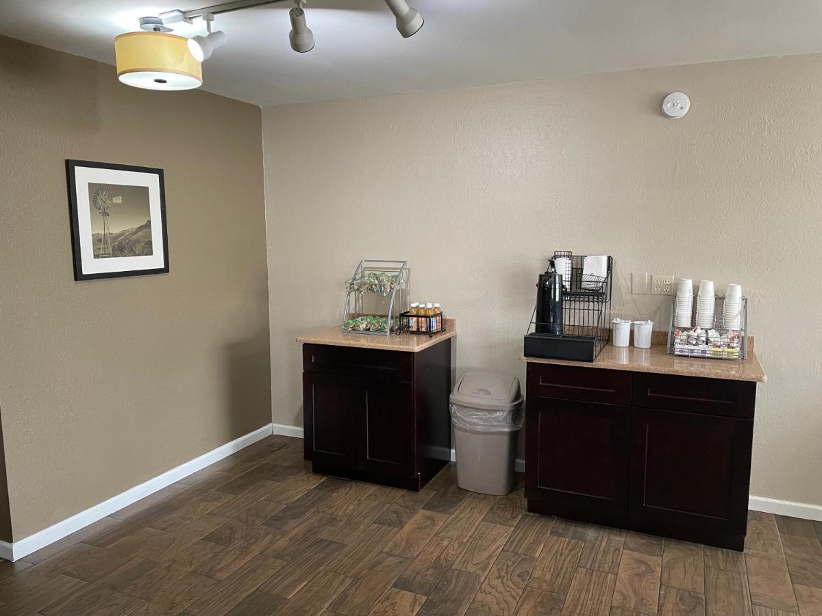 Deluxe Inn & Suites Junction City Extérieur photo