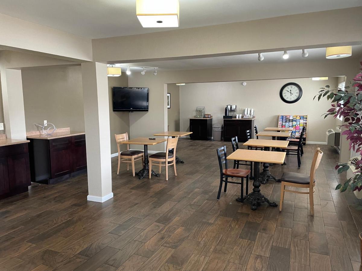 Deluxe Inn & Suites Junction City Extérieur photo