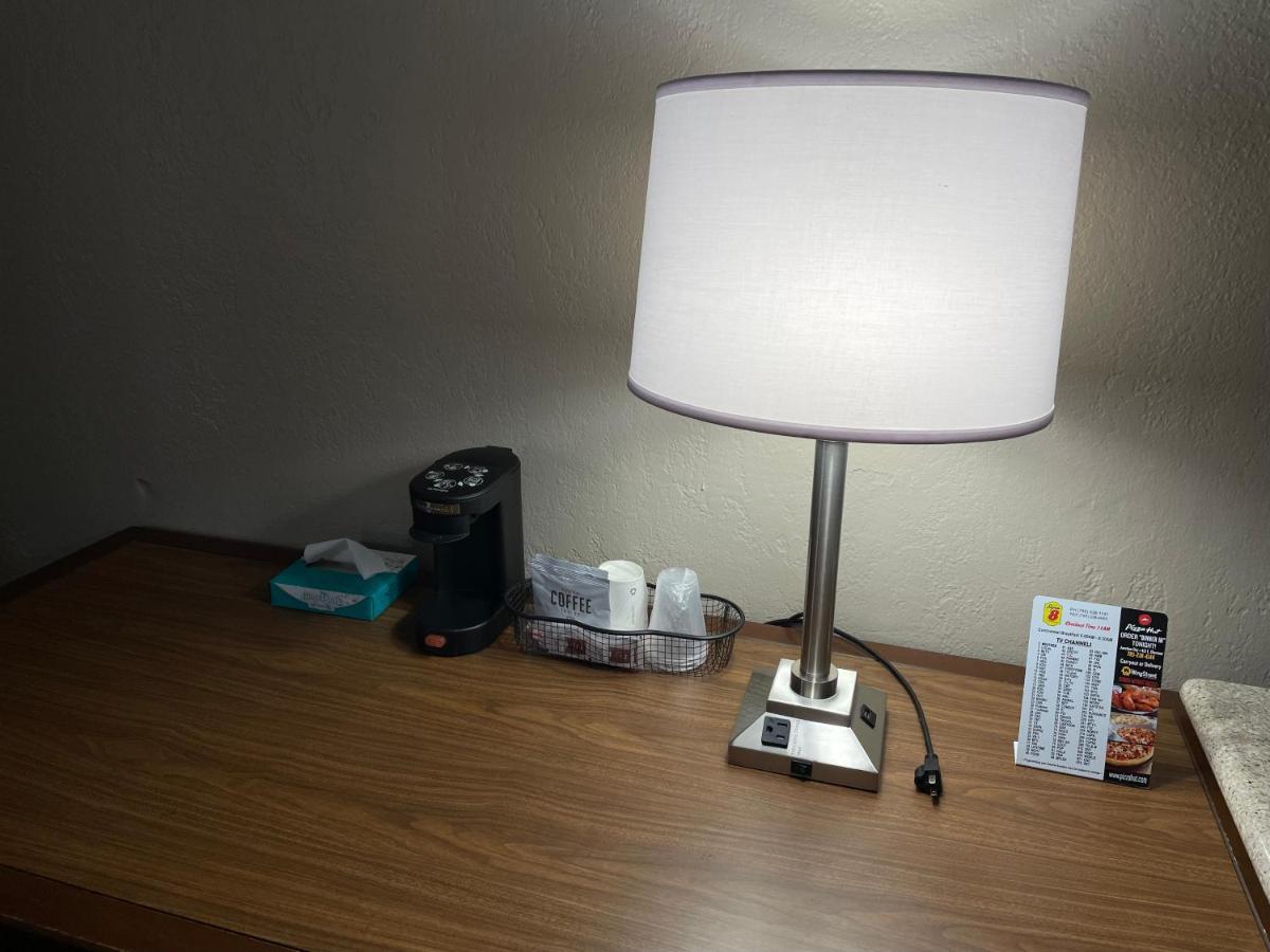 Deluxe Inn & Suites Junction City Extérieur photo