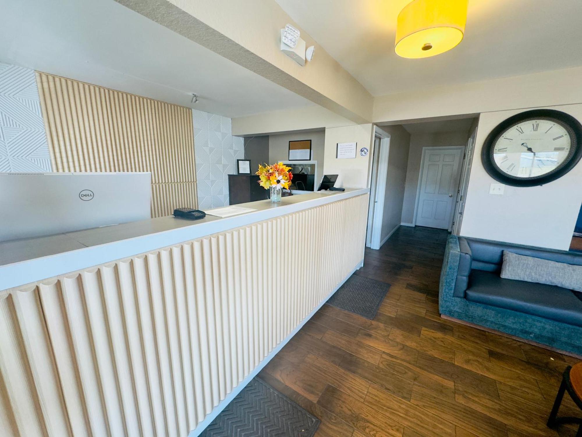 Deluxe Inn & Suites Junction City Extérieur photo