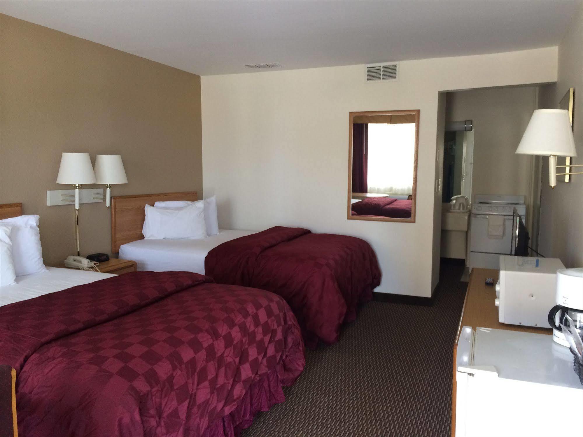 Deluxe Inn & Suites Junction City Extérieur photo
